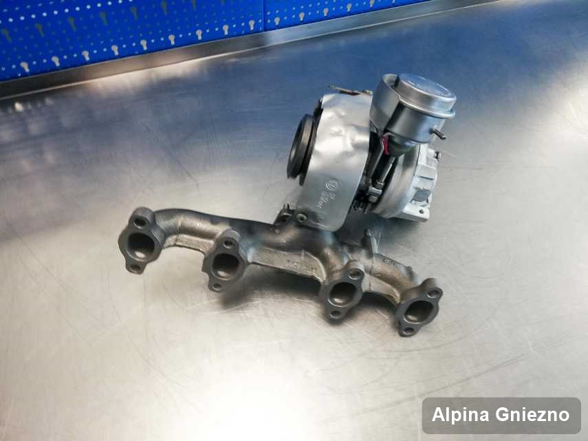 Naprawiona w pracowni regeneracji w Gnieznie turbina do auta firmy Alpina przyszykowana w laboratorium po remoncie przed nadaniem