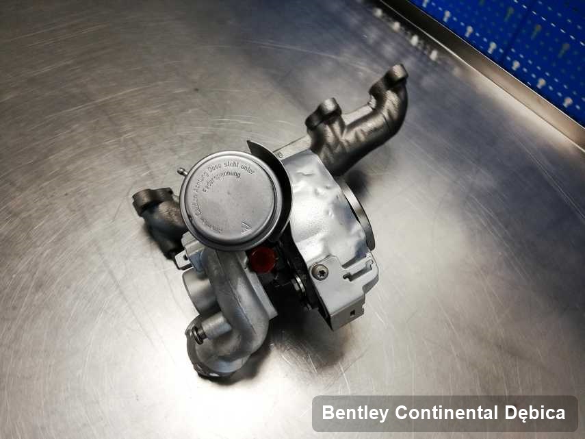 Wyczyszczona w przedsiębiorstwie w Dębicy turbosprężarka do auta koncernu Bentley Continental przygotowana w pracowni po regeneracji przed spakowaniem