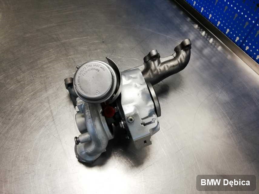 Wyczyszczona w laboratorium w Dębicy turbina do auta marki BMW przyszykowana w pracowni po regeneracji przed spakowaniem