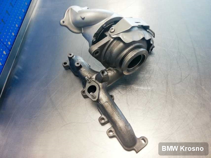 Wyczyszczona w przedsiębiorstwie w Krosnie turbina do osobówki marki BMW przygotowana w laboratorium wyremontowana przed wysyłką