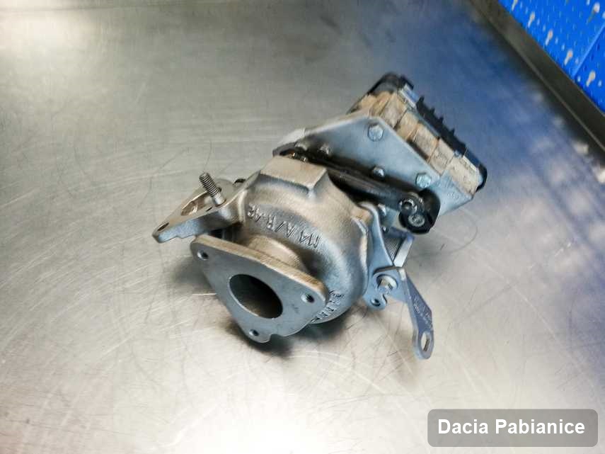 Naprawiona w firmie w Pabianicach turbina do samochodu z logo Dacia przyszykowana w laboratorium po remoncie przed nadaniem