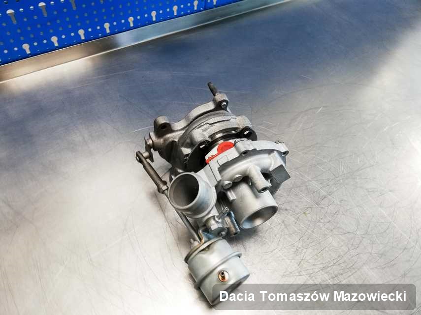 Naprawiona w przedsiębiorstwie w Tomaszowie Mazowieckim turbosprężarka do osobówki spod znaku Dacia przyszykowana w warsztacie po remoncie przed spakowaniem