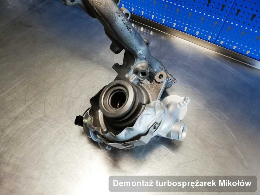 Turbosprężarka po realizacji usługi Demontaż turbosprężarek w pracowni w Mikołowie w świetnej kondycji przed spakowaniem