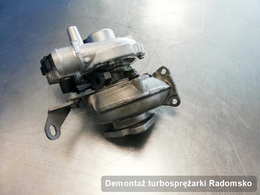 Turbosprężarka po zrealizowaniu serwisu Demontaż turbosprężarki w firmie z Radomska działa jak nowa przed wysyłką