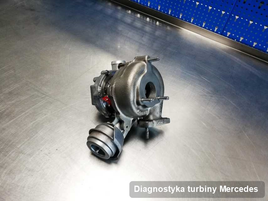 Turbosprężarka do auta osobowego spod znaku Mercedes po remoncie w laboratorium gdzie przeprowadza się  serwis Diagnostyka turbiny