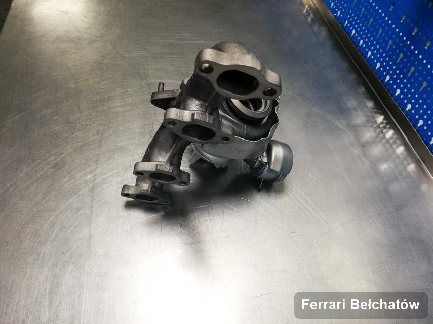 Zregenerowana w firmie zajmującej się regeneracją w Bełchatowie turbosprężarka do aut  firmy Ferrari przygotowana w laboratorium po naprawie przed nadaniem
