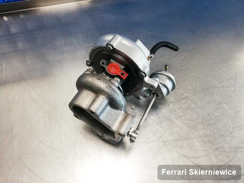 Naprawiona w firmie w Skierniewicach turbosprężarka do aut  marki Ferrari przyszykowana w laboratorium po remoncie przed nadaniem