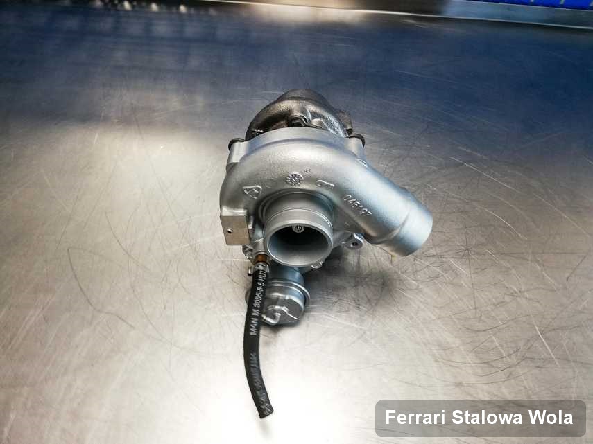 Naprawiona w przedsiębiorstwie w Stalowej Woli turbina do pojazdu koncernu Ferrari przyszykowana w pracowni po naprawie przed nadaniem