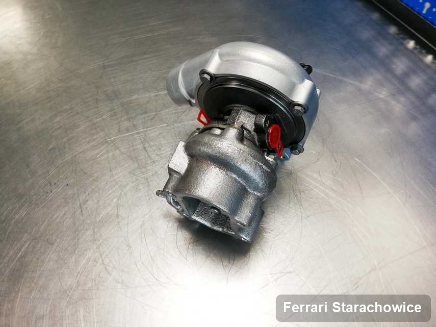 Wyczyszczona w firmie zajmującej się regeneracją w Starachowicach turbosprężarka do pojazdu firmy Ferrari przyszykowana w pracowni wyremontowana przed wysyłką