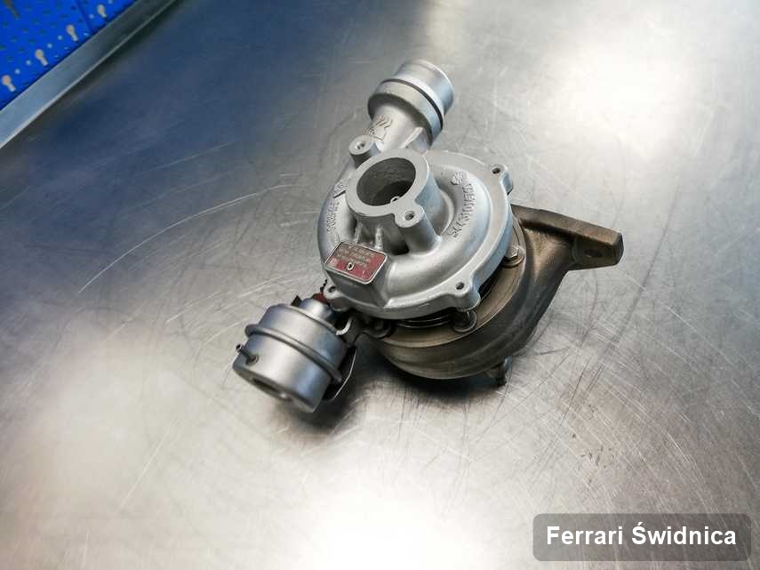 Zregenerowana w pracowni regeneracji w Świdnicy turbosprężarka do pojazdu firmy Ferrari przygotowana w pracowni naprawiona przed wysyłką
