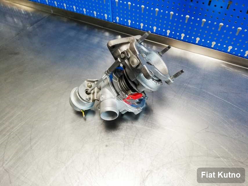 Zregenerowana w pracowni regeneracji w Kutnie turbina do aut  firmy Fiat przygotowana w laboratorium po regeneracji przed spakowaniem