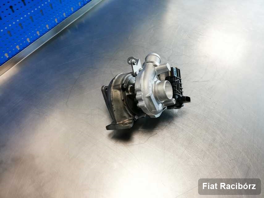 Wyczyszczona w firmie zajmującej się regeneracją w Raciborzu turbosprężarka do osobówki firmy Fiat przygotowana w warsztacie wyremontowana przed wysyłką