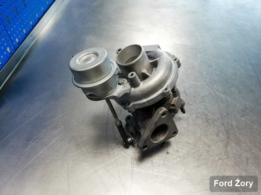 Zregenerowana w laboratorium w Żorach turbosprężarka do aut  firmy Ford przygotowana w pracowni po regeneracji przed nadaniem