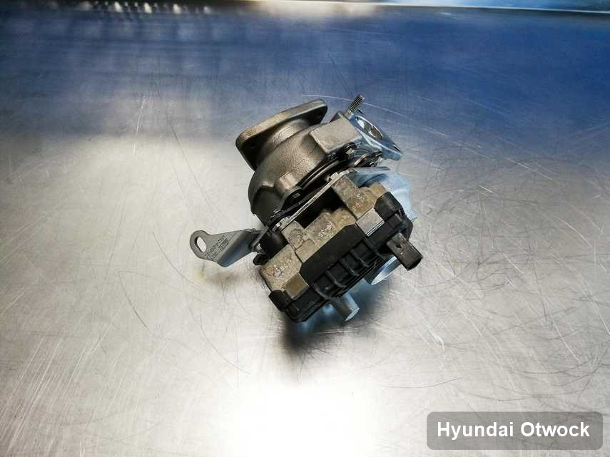 Naprawiona w laboratorium w Otwocku turbosprężarka do osobówki marki Hyundai przygotowana w pracowni po naprawie przed wysyłką