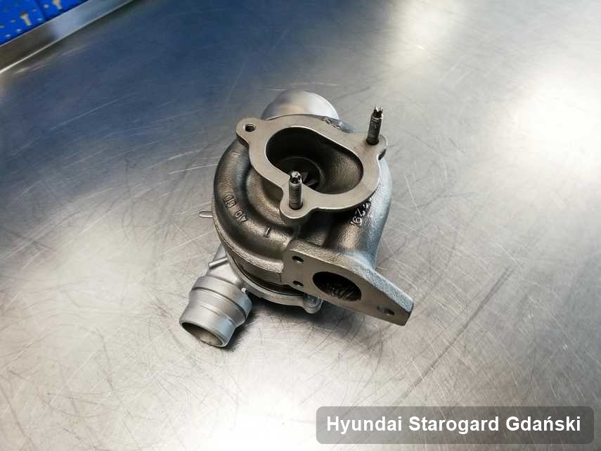 Wyremontowana w firmie zajmującej się regeneracją w Starogardzie Gdańskim turbosprężarka do osobówki koncernu Hyundai przygotowana w pracowni po regeneracji przed spakowaniem