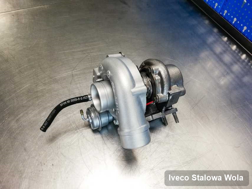 Zregenerowana w przedsiębiorstwie w Stalowej Woli turbosprężarka do osobówki marki Iveco przygotowana w warsztacie po naprawie przed spakowaniem