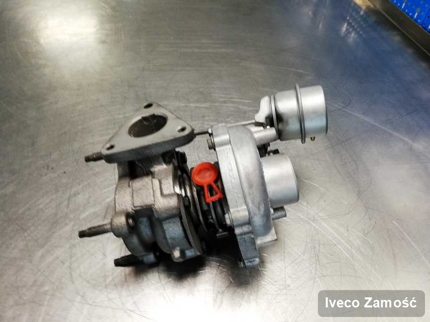 Zregenerowana w przedsiębiorstwie w Zamościu turbosprężarka do aut  spod znaku Iveco przyszykowana w warsztacie zregenerowana przed wysyłką