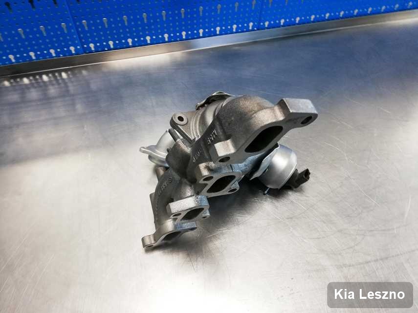Wyremontowana w laboratorium w Lesznie turbosprężarka do auta marki Kia przygotowana w pracowni po remoncie przed spakowaniem