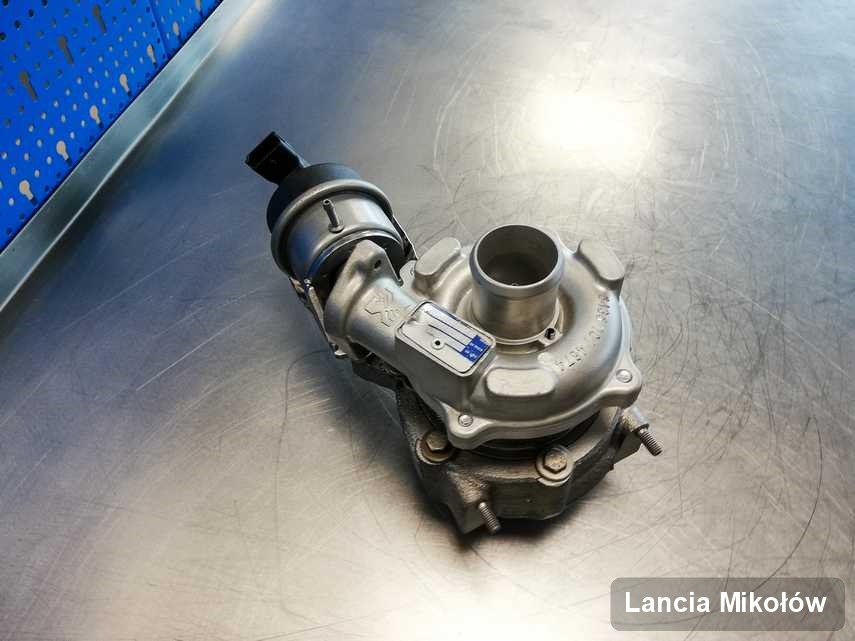 Wyczyszczona w firmie zajmującej się regeneracją w Mikołowie turbosprężarka do pojazdu marki Lancia przyszykowana w laboratorium po regeneracji przed spakowaniem