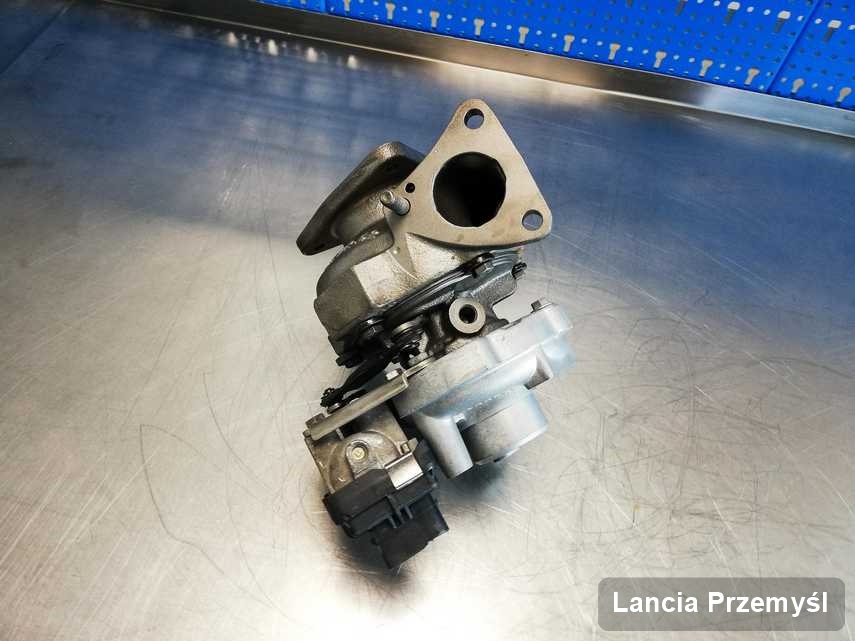 Wyczyszczona w pracowni w Przemyślu turbina do aut  koncernu Lancia przyszykowana w pracowni po remoncie przed nadaniem