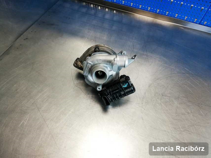 Naprawiona w przedsiębiorstwie w Raciborzu turbosprężarka do pojazdu producenta Lancia przyszykowana w laboratorium zregenerowana przed spakowaniem