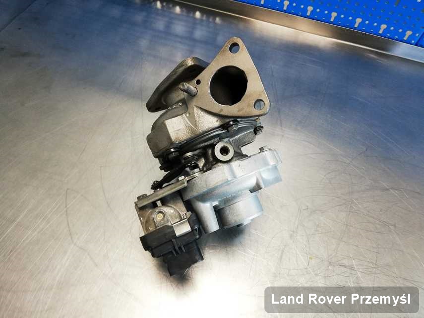 Wyczyszczona w laboratorium w Przemyślu turbina do aut  producenta Land Rover przygotowana w laboratorium wyremontowana przed wysyłką