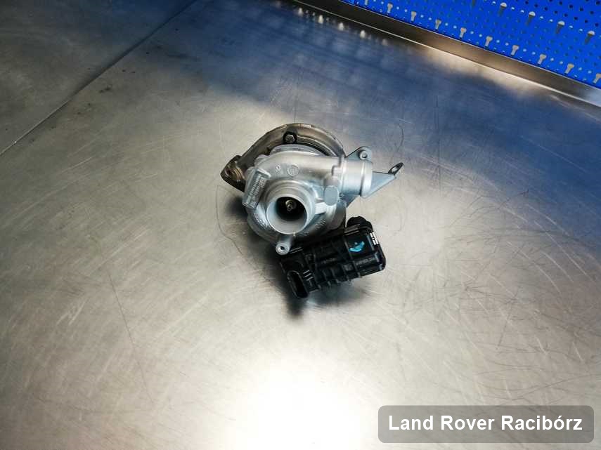 Naprawiona w firmie zajmującej się regeneracją w Raciborzu turbosprężarka do auta koncernu Land Rover przyszykowana w laboratorium po regeneracji przed wysyłką