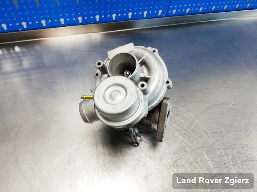 Zregenerowana w laboratorium w Zgierzu turbosprężarka do samochodu koncernu Land Rover przygotowana w pracowni wyremontowana przed spakowaniem