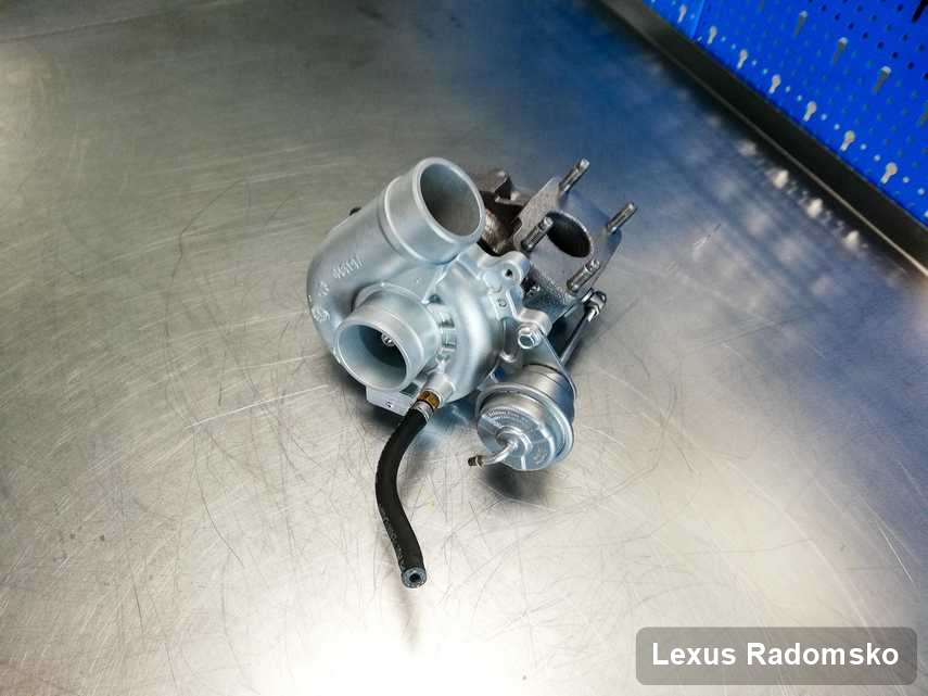 Wyczyszczona w pracowni w Radomsku turbina do samochodu spod znaku Lexus przygotowana w laboratorium wyremontowana przed wysyłką