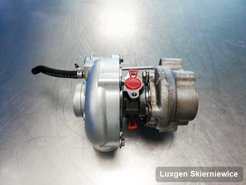 Naprawiona w pracowni regeneracji w Skierniewicach turbosprężarka do auta z logo Luxgen przyszykowana w laboratorium po regeneracji przed nadaniem