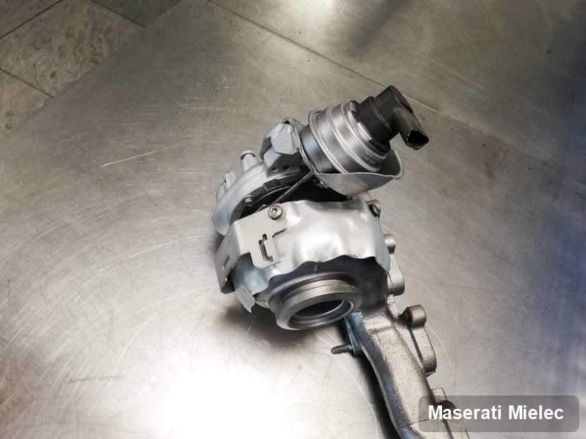 Zregenerowana w laboratorium w Mielcu turbina do auta z logo Maserati przyszykowana w laboratorium zregenerowana przed spakowaniem