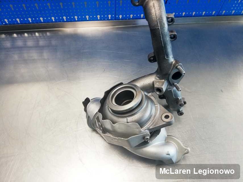 Wyczyszczona w pracowni w Legionowie turbosprężarka do osobówki spod znaku McLaren przyszykowana w laboratorium po regeneracji przed spakowaniem
