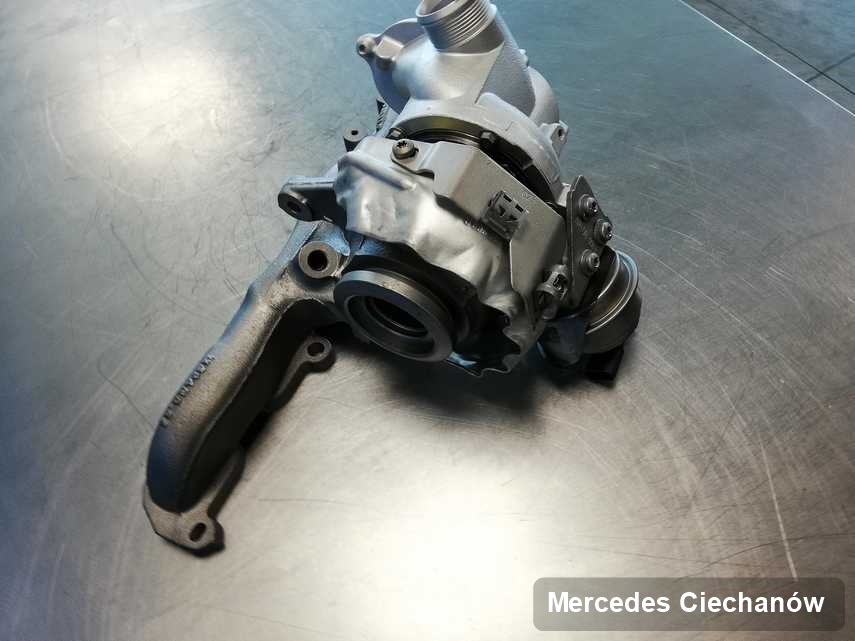 Zregenerowana w przedsiębiorstwie w Ciechanowie turbosprężarka do pojazdu marki Mercedes przygotowana w laboratorium zregenerowana przed spakowaniem