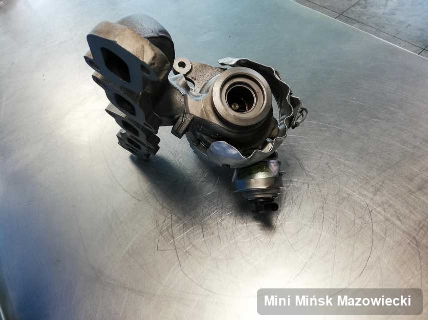 Naprawiona w pracowni w Mińsku Mazowieckim turbosprężarka do osobówki firmy Mini przyszykowana w laboratorium po naprawie przed nadaniem