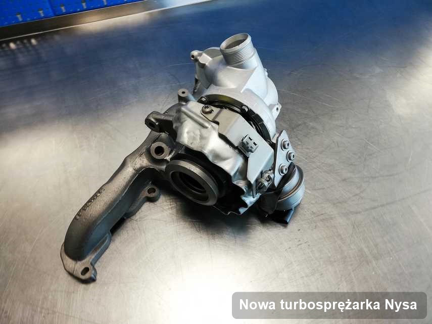 Turbosprężarka po wykonaniu serwisu Nowa turbosprężarka w warsztacie z Nysy w doskonałej jakości przed spakowaniem