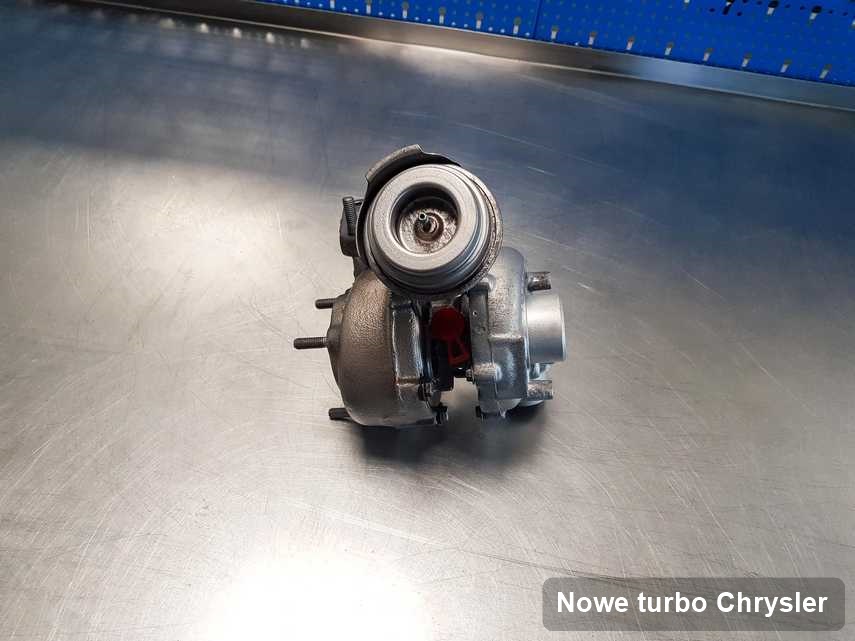 Turbosprężarka do pojazdu producenta Chrysler wyczyszczona w pracowni gdzie przeprowadza się  serwis Nowe turbo