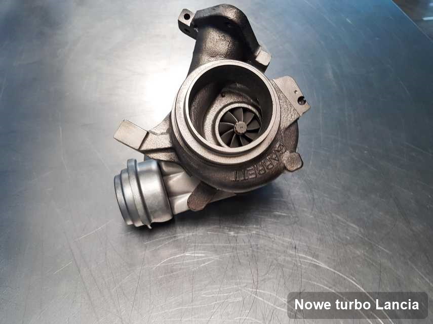 Turbina do samochodu osobowego marki Lancia po naprawie w pracowni gdzie wykonuje się serwis Nowe turbo