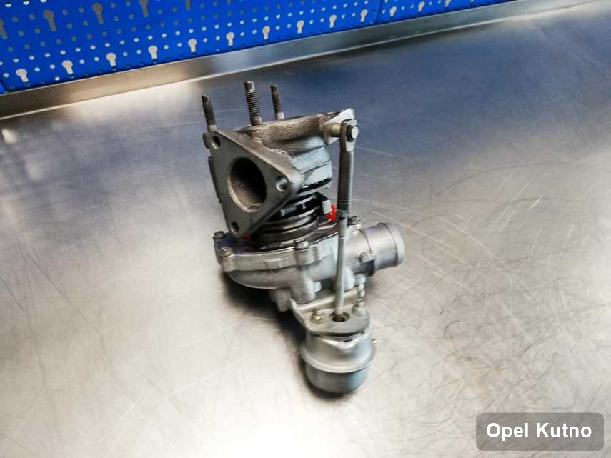 Wyczyszczona w laboratorium w Kutnie turbina do osobówki koncernu Opel przygotowana w warsztacie po naprawie przed spakowaniem