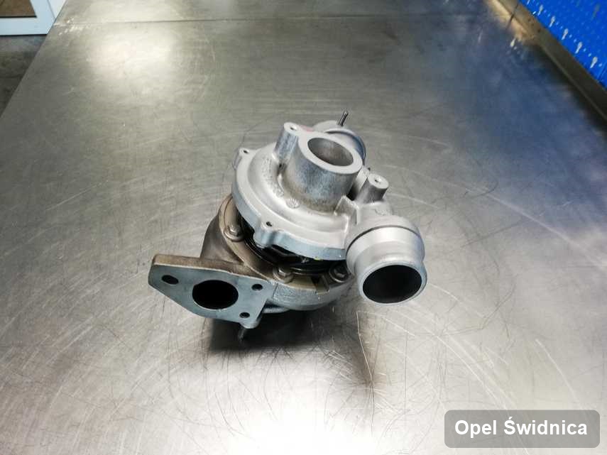 Zregenerowana w laboratorium w Świdnicy turbina do samochodu z logo Opel przyszykowana w pracowni zregenerowana przed wysyłką
