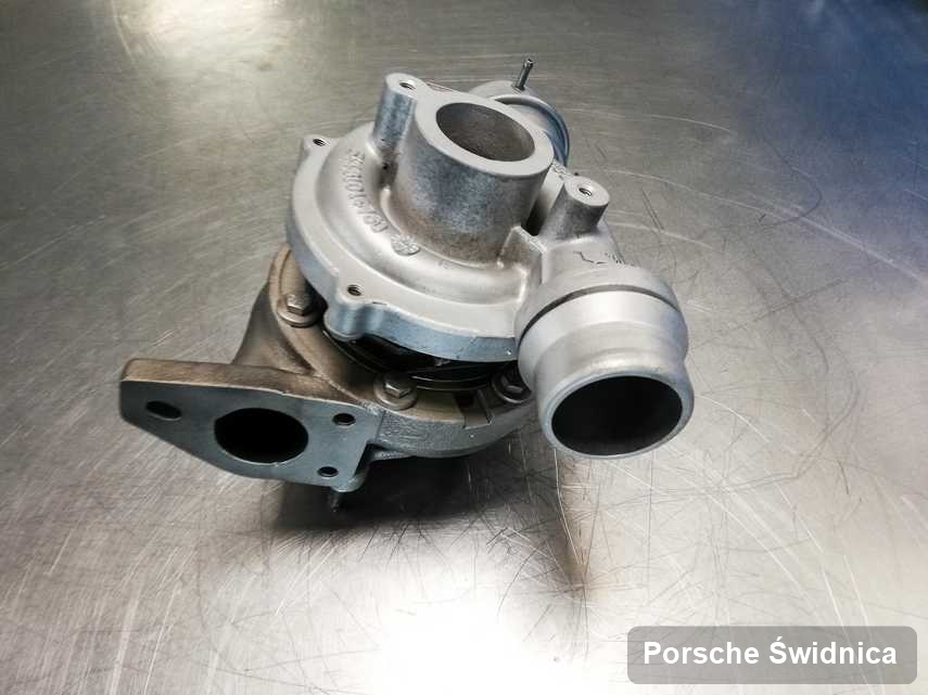Wyczyszczona w firmie w Świdnicy turbosprężarka do auta koncernu Porsche przygotowana w warsztacie naprawiona przed spakowaniem
