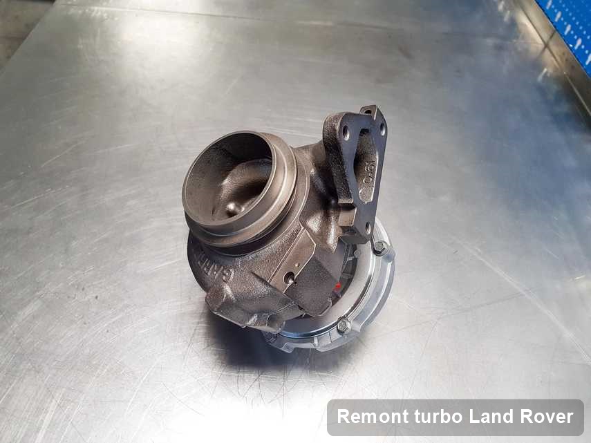 Turbosprężarka do samochodu osobowego sygnowane logiem Land Rover wyremontowana w warsztacie gdzie realizuje się serwis Remont turbo