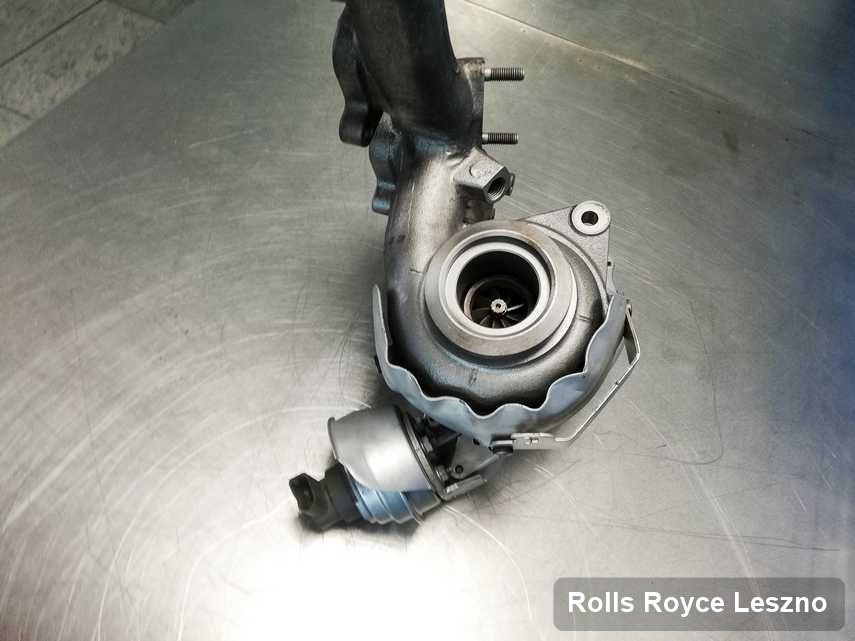 Naprawiona w laboratorium w Lesznie turbosprężarka do osobówki marki Rolls Royce przyszykowana w warsztacie naprawiona przed wysyłką