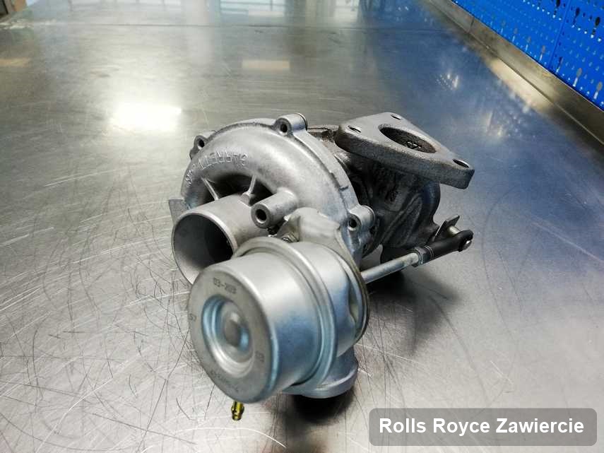 Naprawiona w przedsiębiorstwie w Zawierciu turbina do aut  firmy Rolls Royce przygotowana w warsztacie naprawiona przed spakowaniem