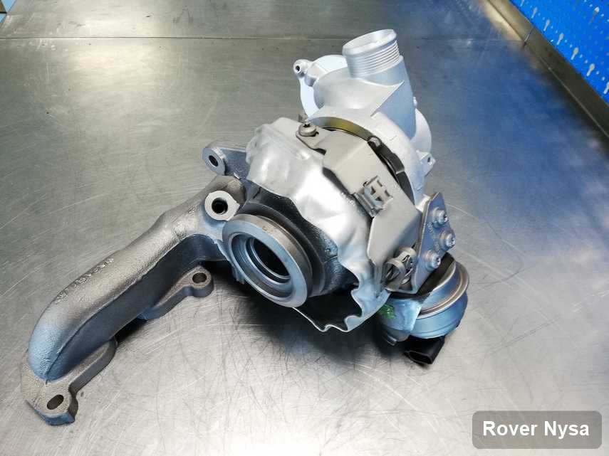 Naprawiona w pracowni w Nysie turbina do osobówki producenta Rover przyszykowana w laboratorium po remoncie przed spakowaniem