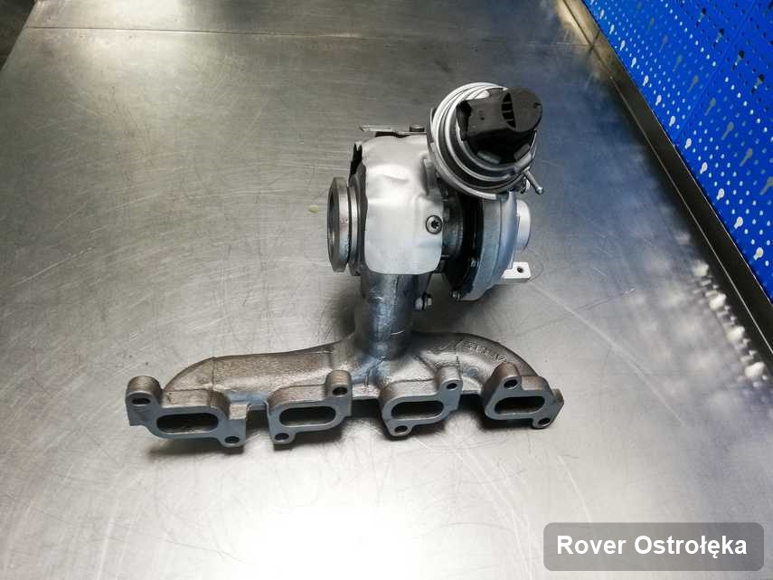 Naprawiona w laboratorium w Ostrołęce turbosprężarka do pojazdu producenta Rover przygotowana w warsztacie wyremontowana przed spakowaniem