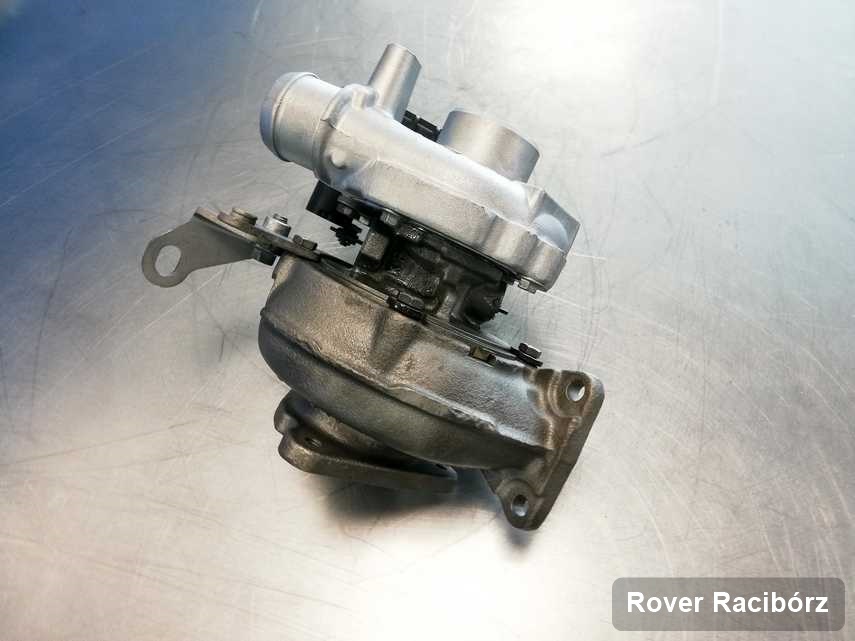 Naprawiona w laboratorium w Raciborzu turbosprężarka do samochodu z logo Rover przygotowana w warsztacie po naprawie przed wysyłką