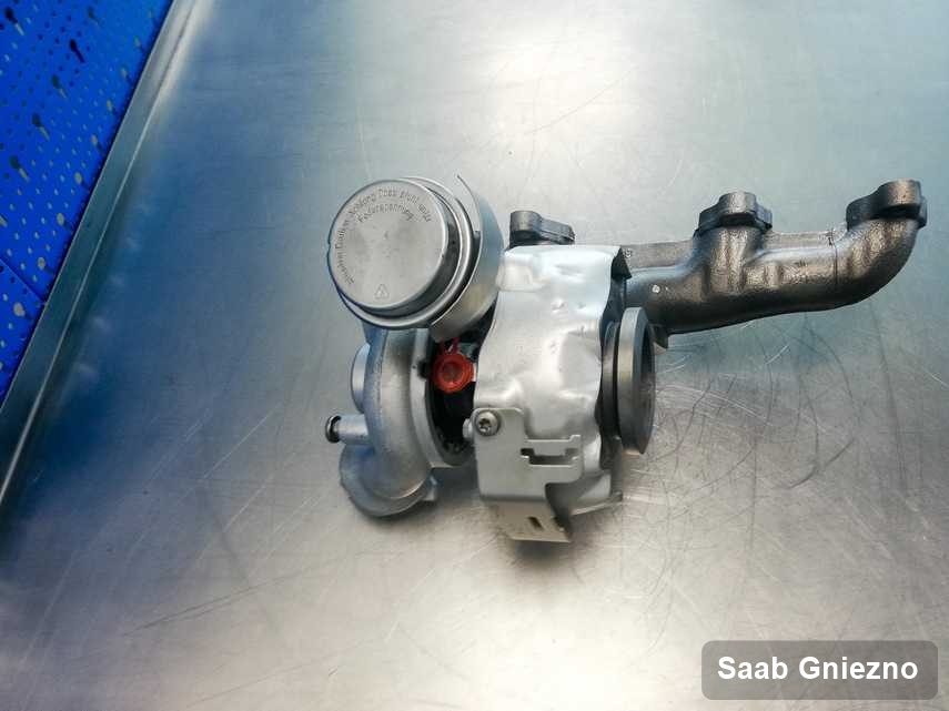 Wyczyszczona w laboratorium w Gnieznie turbosprężarka do osobówki marki Saab przyszykowana w laboratorium wyremontowana przed nadaniem