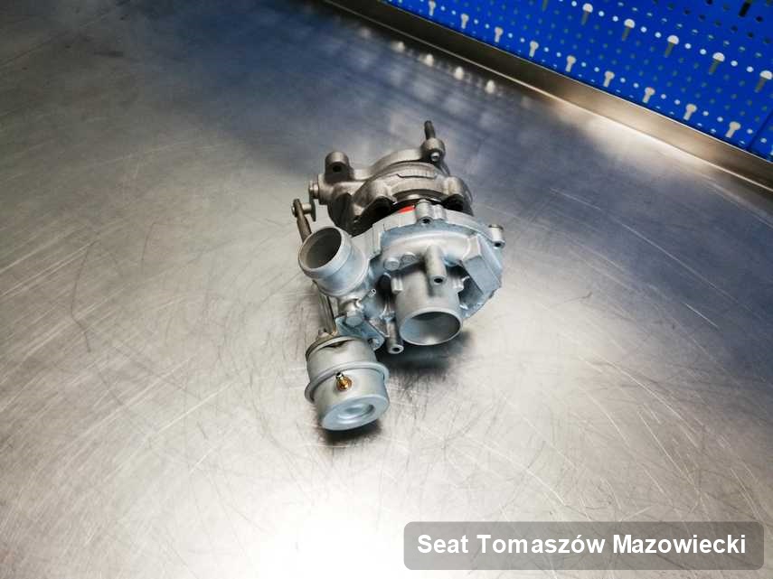 Wyczyszczona w pracowni regeneracji w Tomaszowie Mazowieckim turbosprężarka do pojazdu firmy Seat przyszykowana w pracowni zregenerowana przed nadaniem