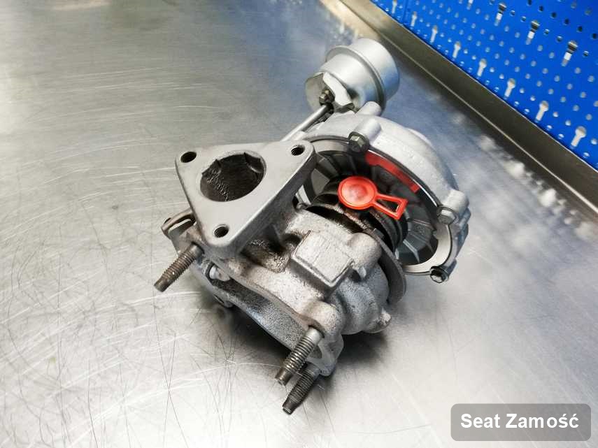 Wyczyszczona w pracowni w Zamościu turbosprężarka do aut  producenta Seat przyszykowana w laboratorium zregenerowana przed nadaniem