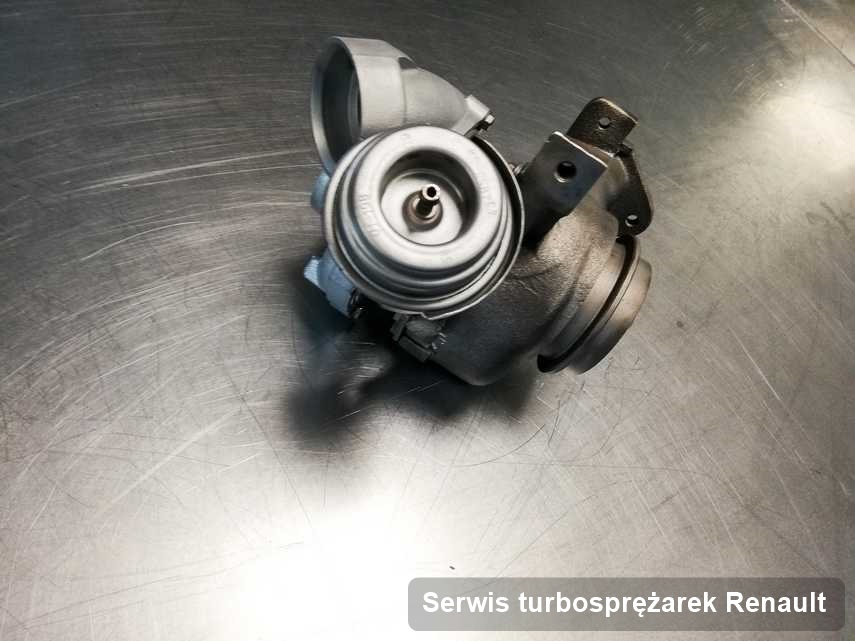 Turbosprężarka do diesla producenta Renault po naprawie w przedsiębiorstwie gdzie zleca się serwis Serwis turbosprężarek